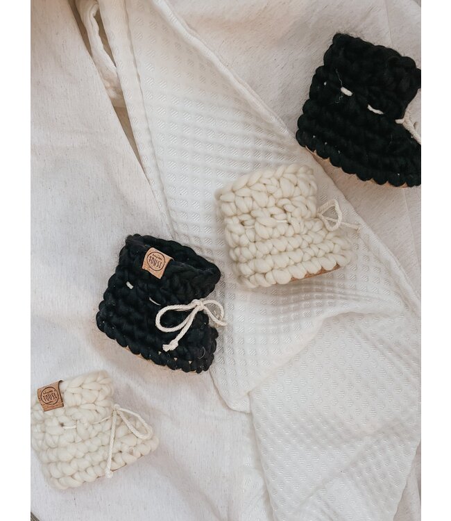 LES PETITS TOUSI PANTOUFLES EN LAINE - ÉBÈNE