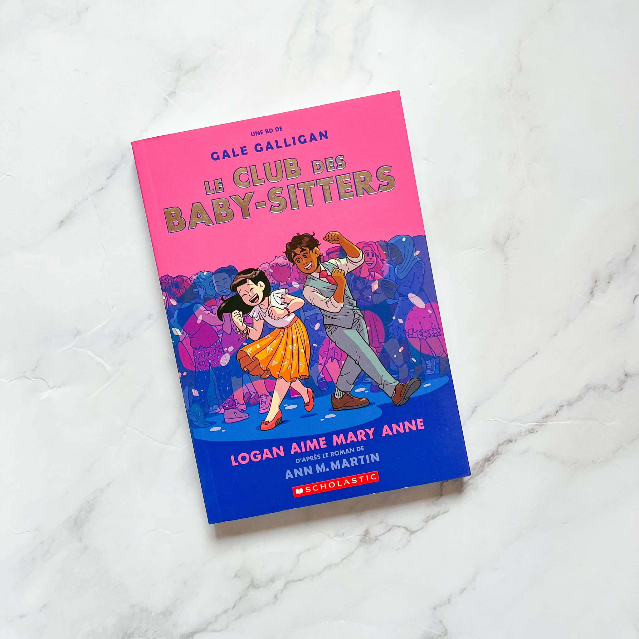 LIVRE - CLUB DES BABY-SITTERS : LOGAN AIME MARY-ANNE - La Petite Penderie, image size:2048x2048