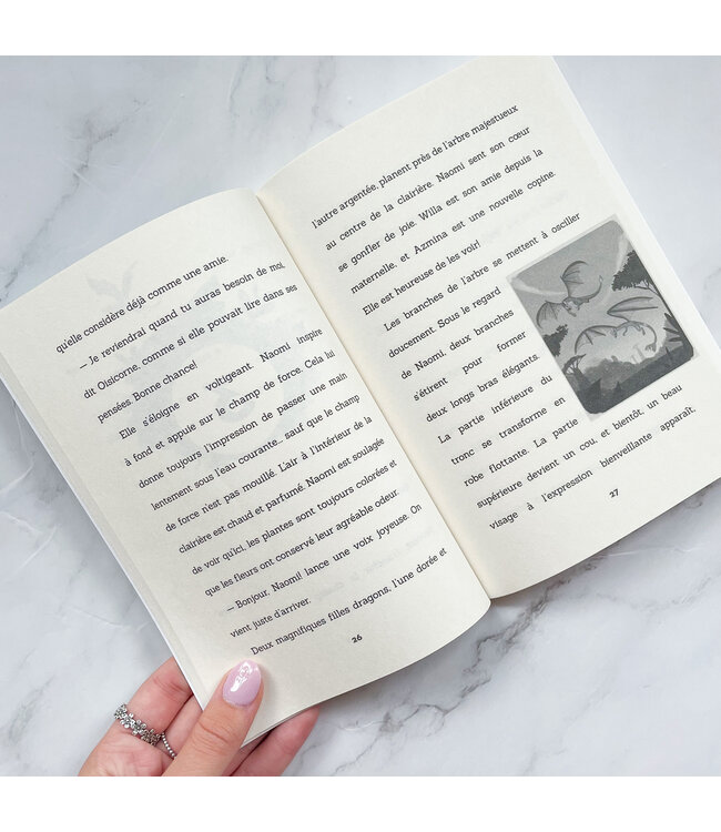 SCHOLASTIC LIVRE - FILLES DRAGONS 1 : AZMINA : LE DRAGON DES PAILLETTES DORÉES