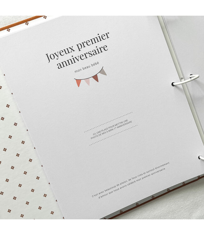 LE PETIT TABLEAU NOIR LIVRE DE BÉBÉ MON HISTOIRE À MOI- TISSUS COGNAC