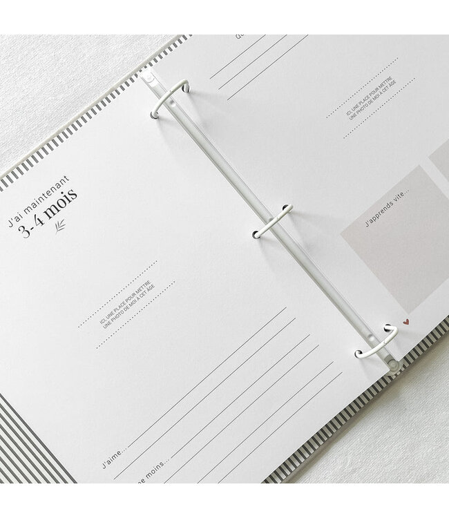 LE PETIT TABLEAU NOIR LIVRE DE BÉBÉ MON HISTOIRE À MOI - TISSUS GRIS