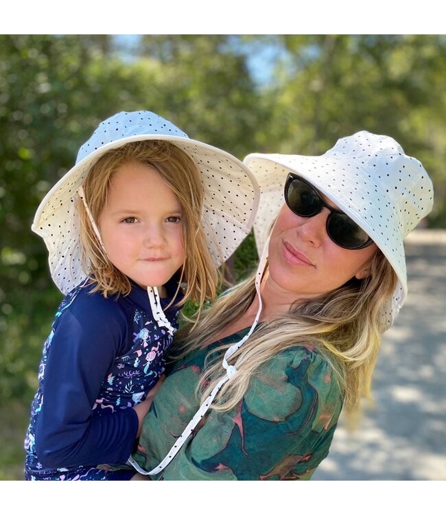 JAN & JUL CHAPEAU ADVENTURE - DOTS