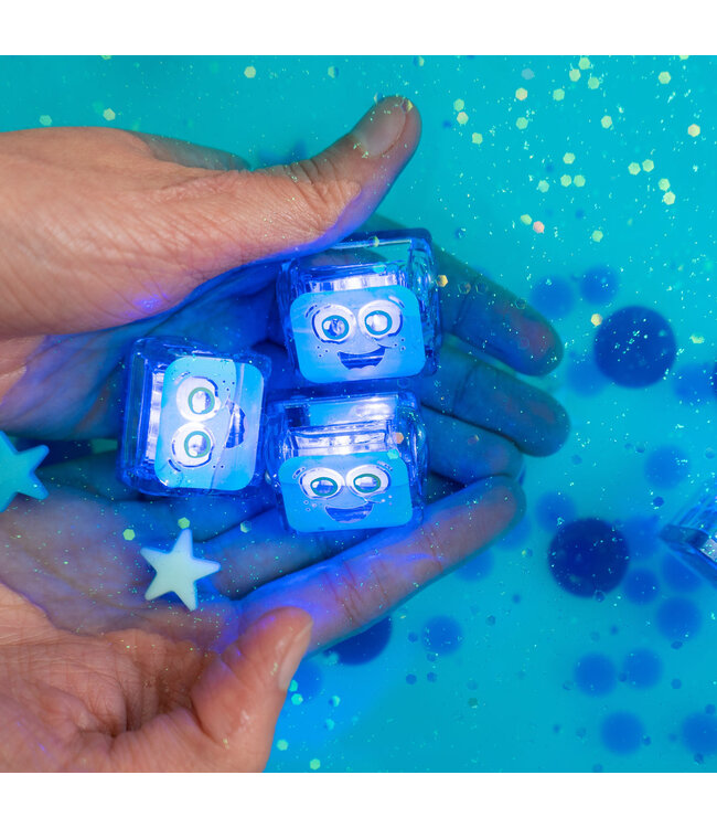GLO PALS PERSONNAGE AVEC 2 CUBES LUMINEUX - BLAIR