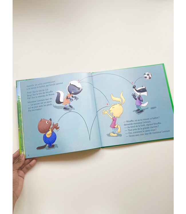 AUZOU LIVRE - MOUFFIE LA MOUFFETTE : VIVE LE SOCCER!