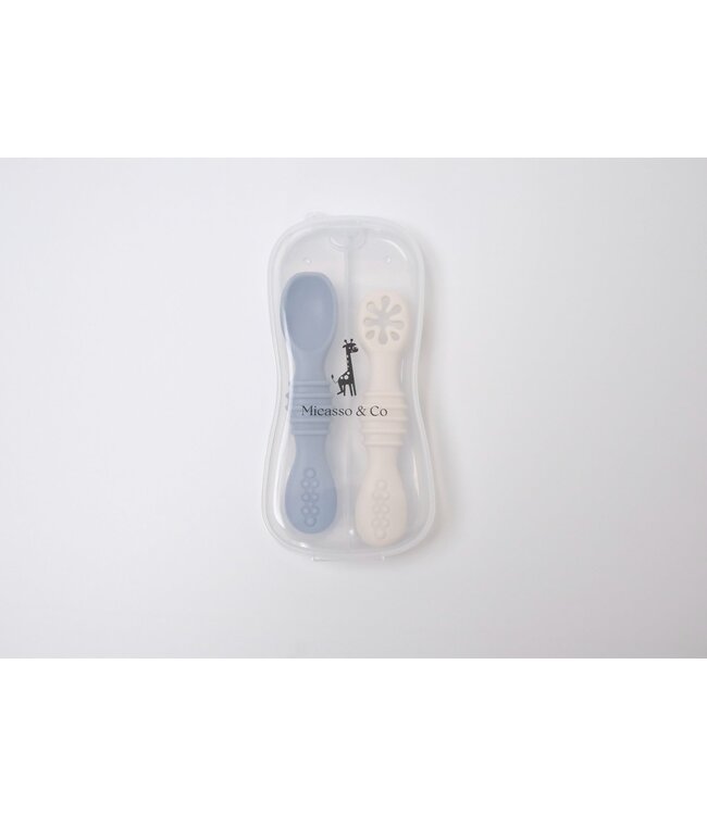 MICASSO & CO CUILLÈRES D'APPRENTISSAGE EN SILICONE - BLEU PÂLE & BLANC CRÈME