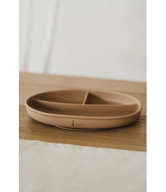 MICASSO & CO ASSIETTE À SUCCION EN SILICONE - CARAMEL