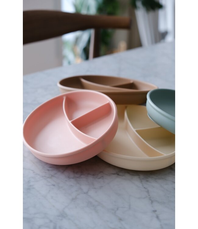 MICASSO & CO ASSIETTE À SUCCION EN SILICONE - CARAMEL