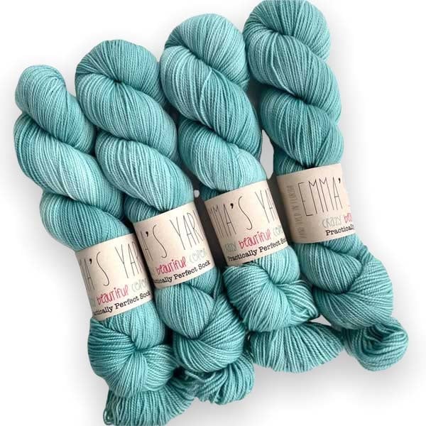 Yarn Review · A Yarn and Colors Special – Emmaknitty