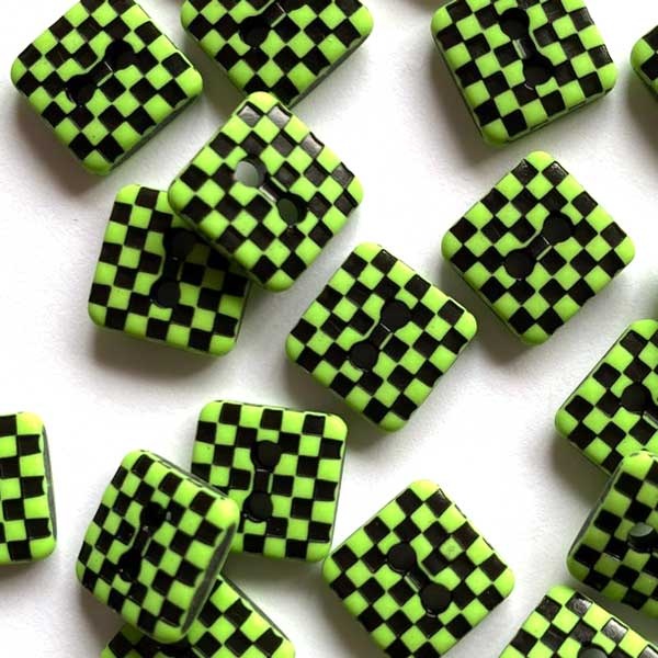 TGB4907 Green & Black Checker Sewing Buttons - 12mm