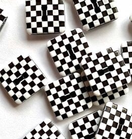 TGB4904 Black & White Checker Sewing Buttons - 18mm