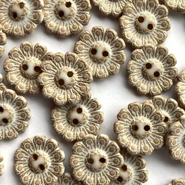 TGB5109 Pearly Beige Flower Sewing Buttons - 15mm