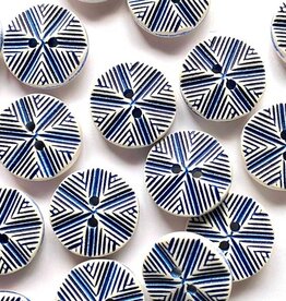 Textile Garden TGB4598 Off White With Navy Ridge Sewing Buttons - 18mm