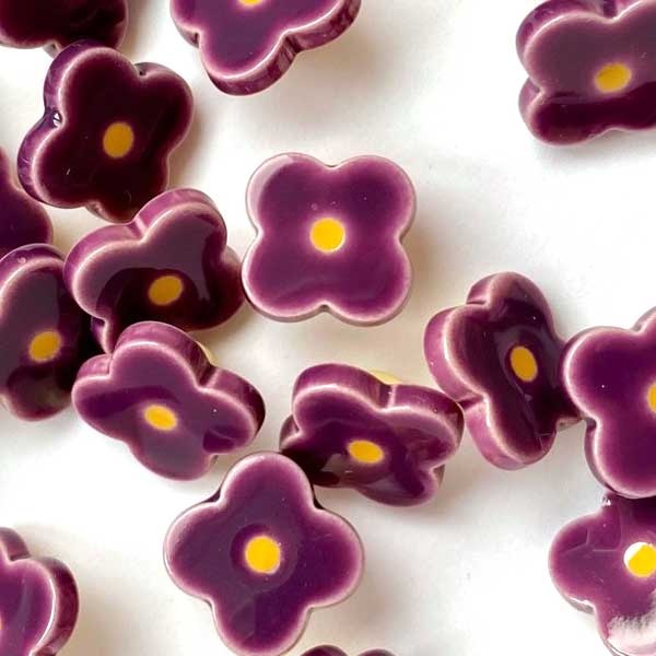 TGB5164 Purple Flower Sewing Buttons - 12mm