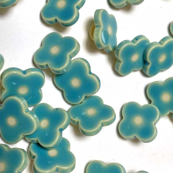 TGB5181 Turquoise Flower Sewing Buttons - 12mm