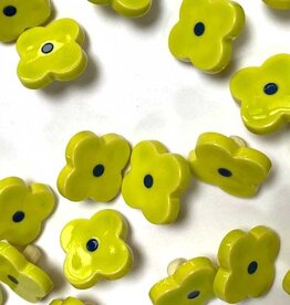 Textile Garden TGB5180 Lime Flower Sewing Buttons - 12mm