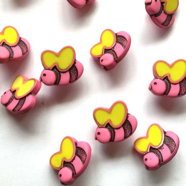 TGB1590 Pink & Black Bee Sewing Buttons - 12mm
