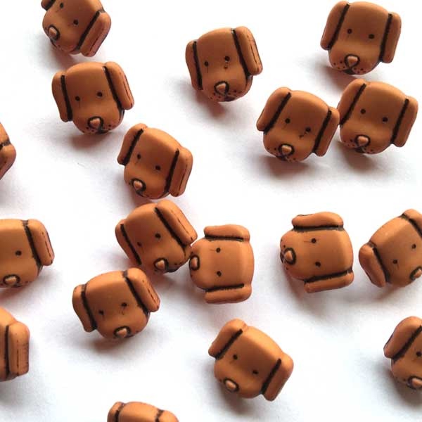 TGB3045 Brown Dog Sewing Buttons - 12mm
