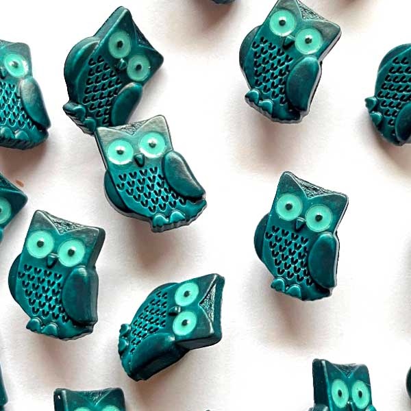Textile Garden TGB4726 Greeny Blue Owl Sewing Buttons - 15mm