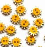 TGB4438 Daisy Yellow Center Sewing Buttons - 12mm