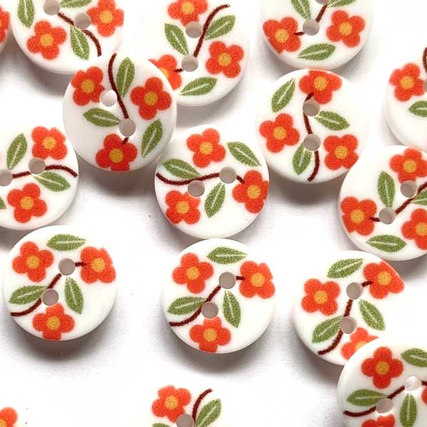 TGB4722 White With Flowers Sewing Buttons - 12mm