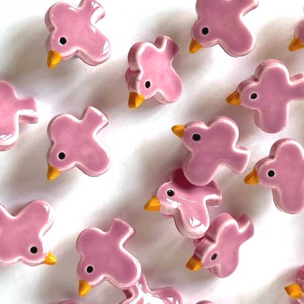 TGB5625 Glossy Pink Bird Sewing Buttons - 12mm