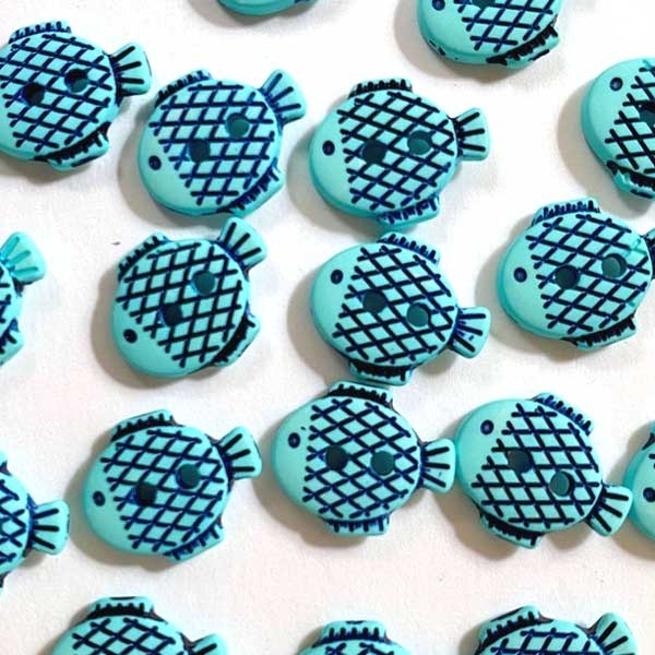 TGB5469 Turquoise Fish Sewing Buttons - 13mm