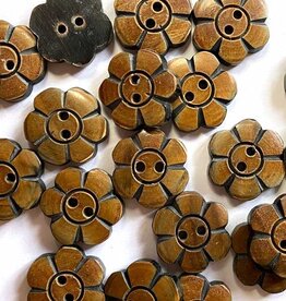 TGB5361 Ginger Horn Flower Sewing Buttons - 18mm