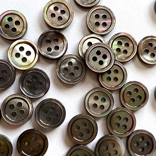 TGB5539 Grey Shell With Rim Sewing Buttons - 8mm