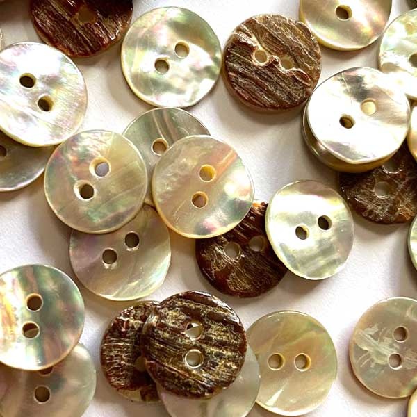 TGB5545 Pearly White Abalone Shell Sewing Buttons - 11mm