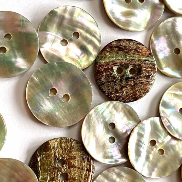 TGB5543 Pearly White Abalone Shell Sewing Buttons - 20mm
