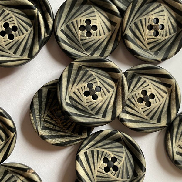 Textile Garden TGB5606 Black Horn Button With Leaf Design 23mm