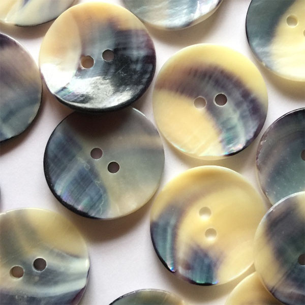 TGB4275 Mussel Shell Sewing Buttons - 20mm