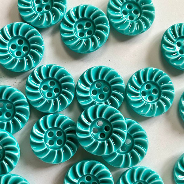 TGB5681 Turquoise Flower Sewing Buttons - 15mm
