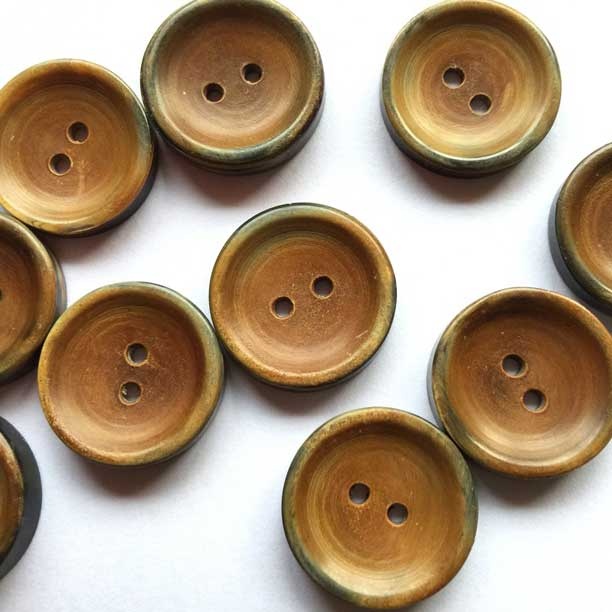 Textile Garden TGB2976 Concave Ginger Horn Sewing Buttons - 20mm
