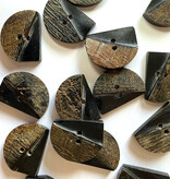 Textile Garden TGB2181 Black & Brown Horn Sewing Buttons - 18mm