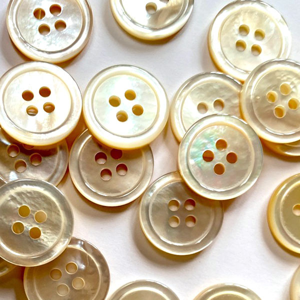 TGB5766 Shell With Rim 4 Hole Sewing Buttons - 15mm