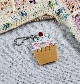 Katrinkles Cupcake Yarn & Thread Cutter