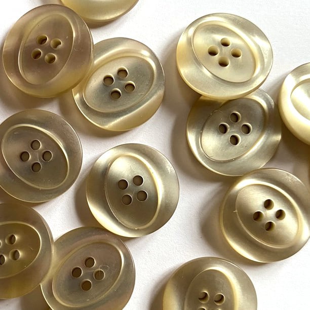 Textile Garden TGB5885 Pearly Beige Bio Resin 17mm