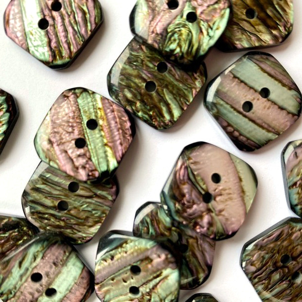 Textile Garden TGB5891 Square Resin Pearly Black Opal Colors 20mm