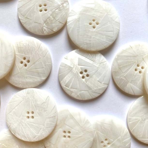 Textile Garden TGB6007 Milky White River Shell Sewing Buttons - 22mm