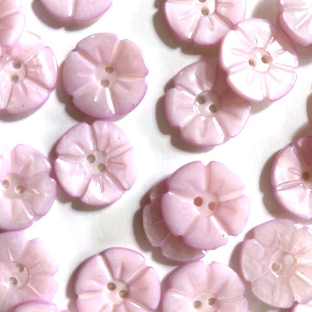 Textile Garden TGB6006 Pale Pink Lilac Shell Flower Sewing Buttons - 15mm