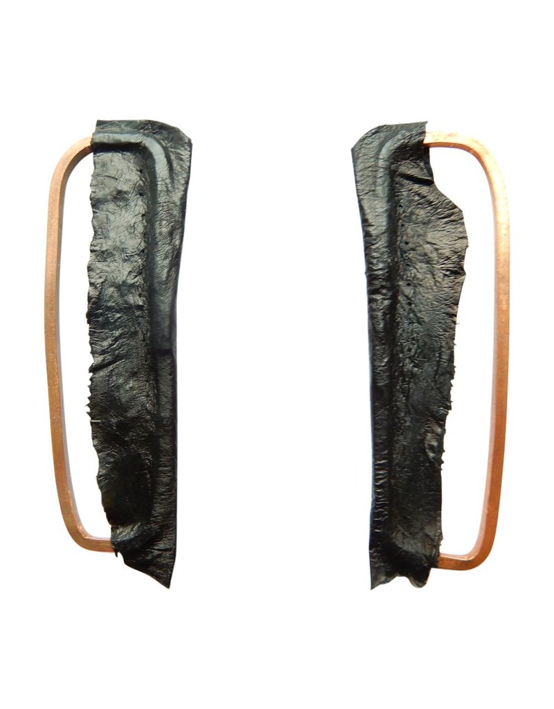 Marija Bajovska Clip metal long eel skin E