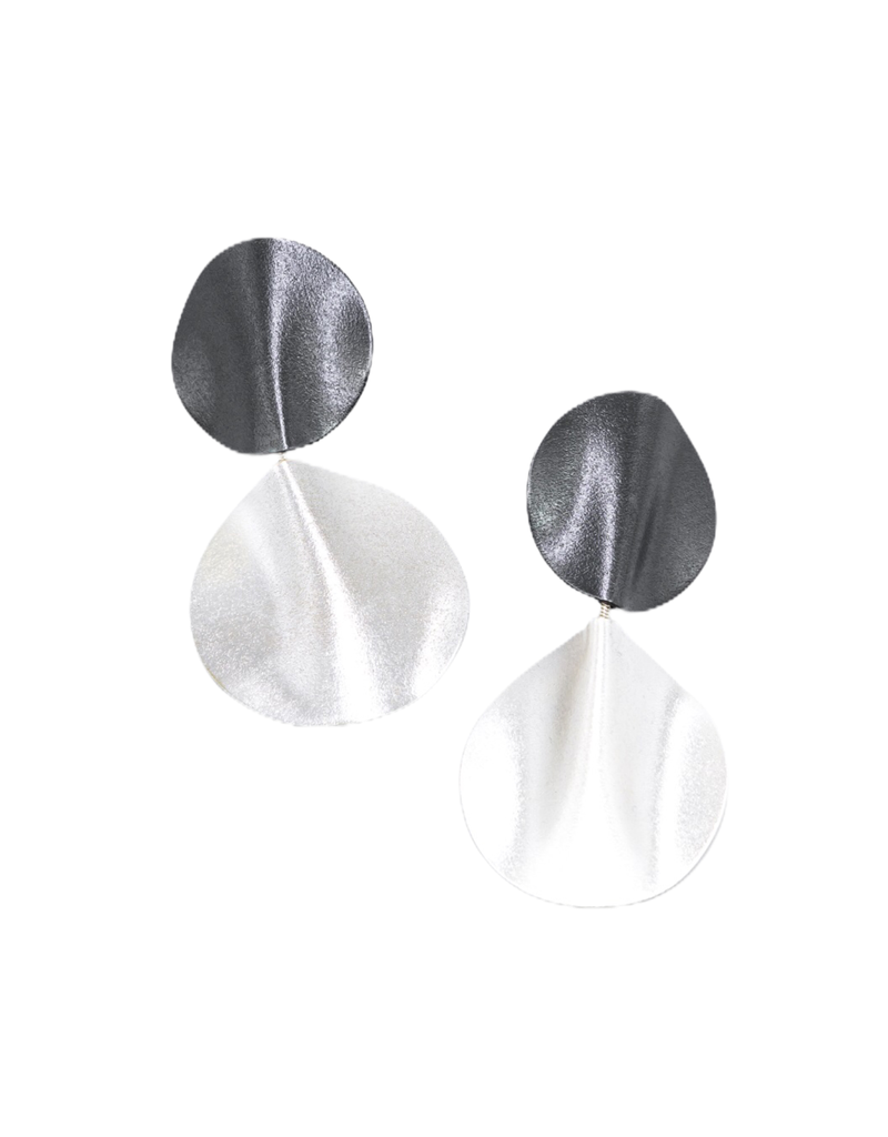 Character Jewels Pinch circle drop square E