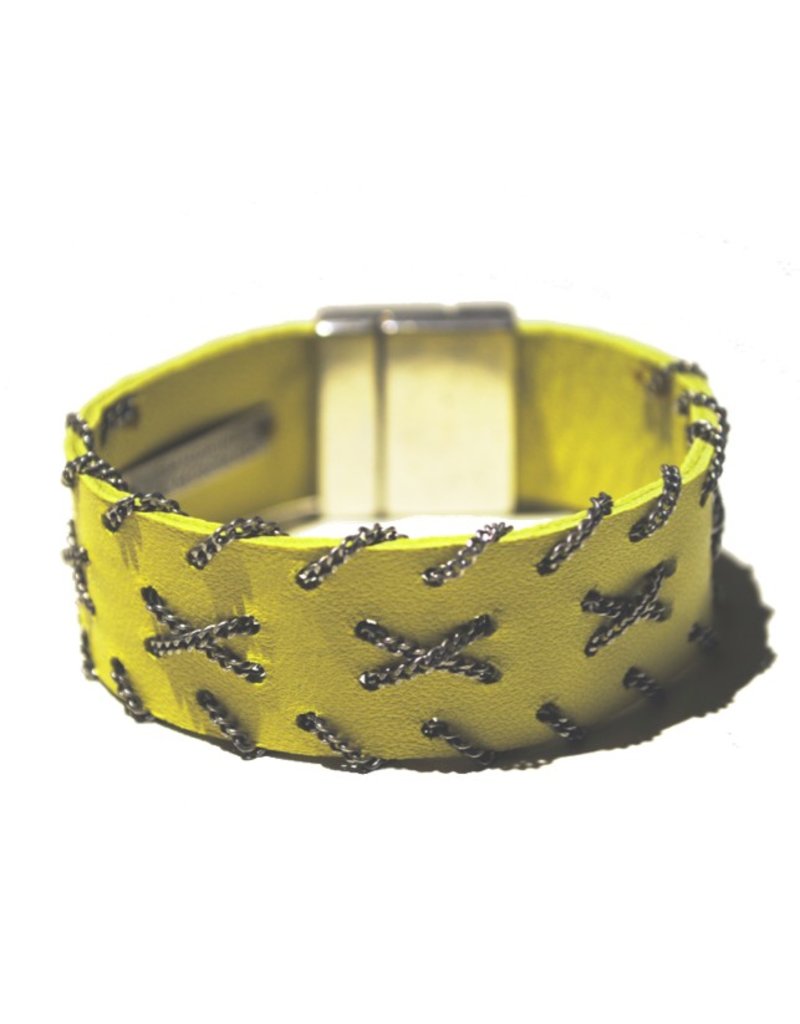 BETTY lime leather brass silver B