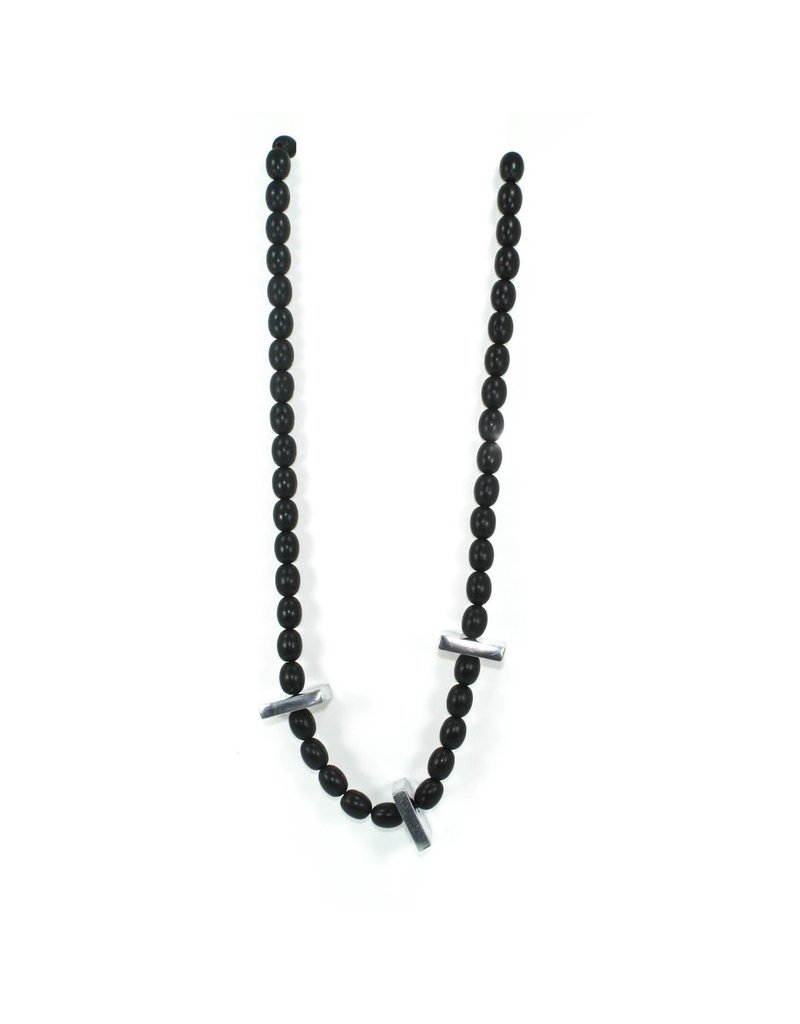 Carme Anglada Black bead silver square long N