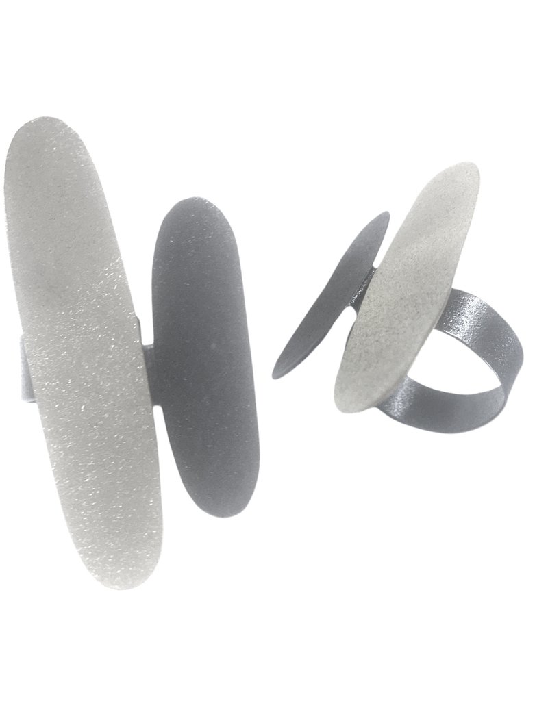 Character Jewels Long pair stones R