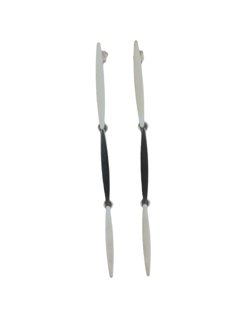 Character Jewels Triple thin drop E