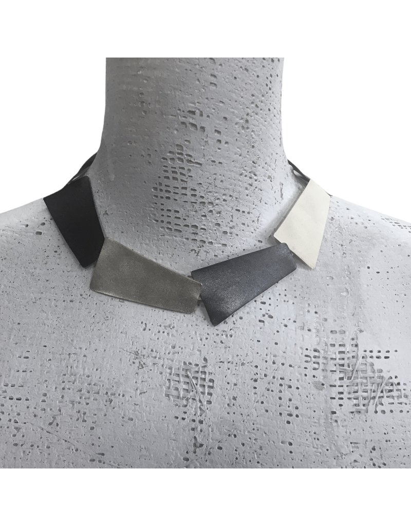 Character Jewels Layered trapeze choker N