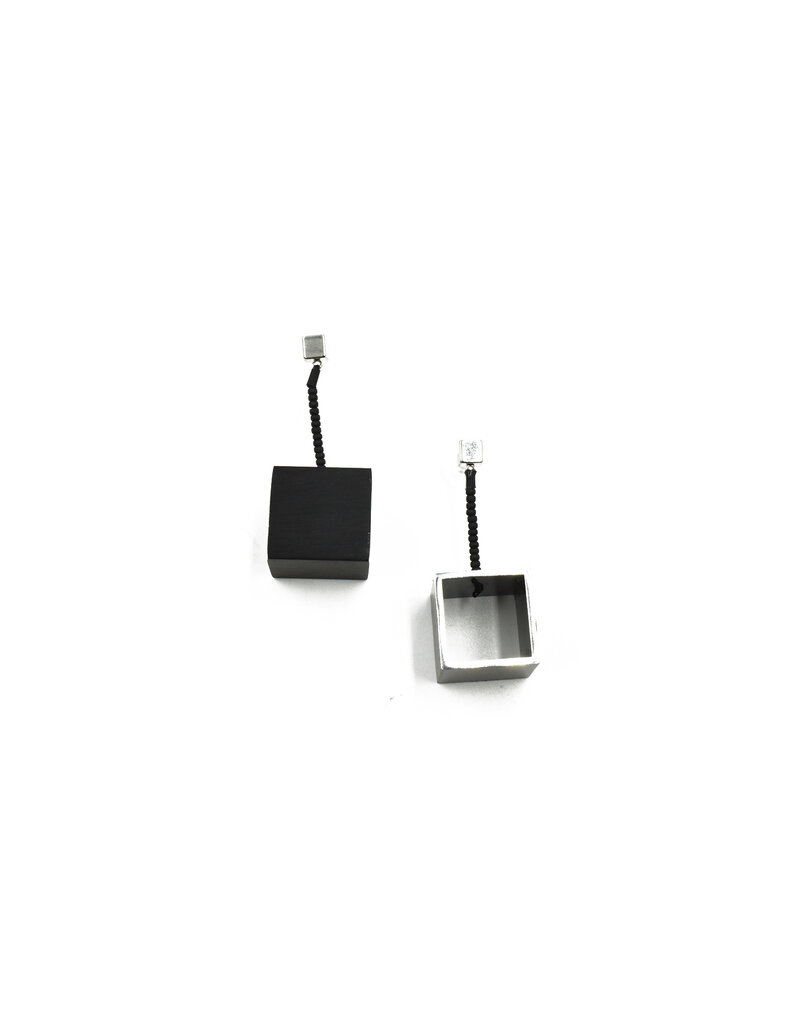 Christina Brampti Alumin cube drop E
