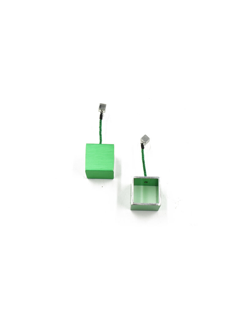 Christina Brampti Alumin cube drop E